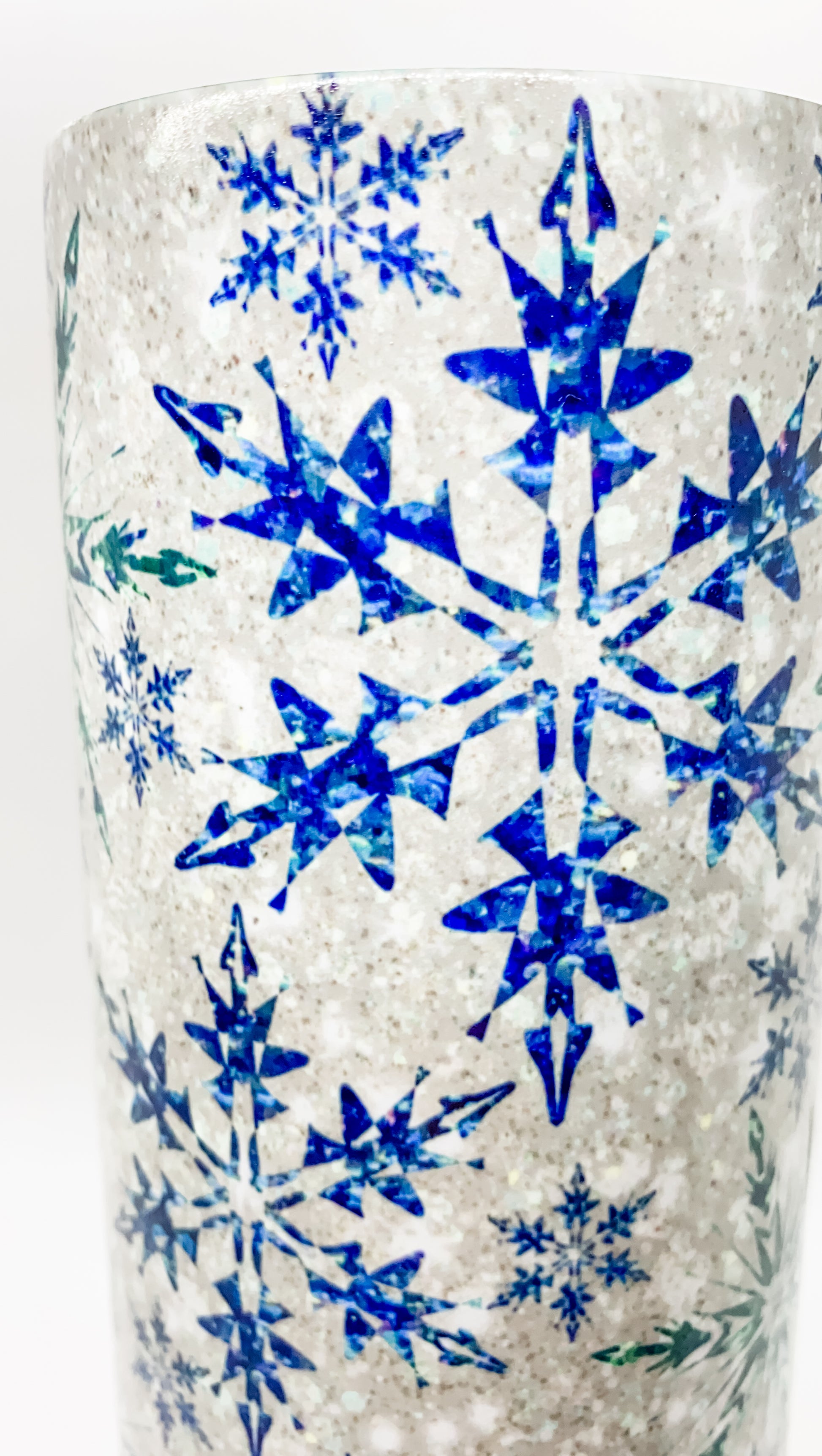 E2M White 20 oz. Tumbler - Full Wrap Snowflake Holiday Themed Laser  Engraving